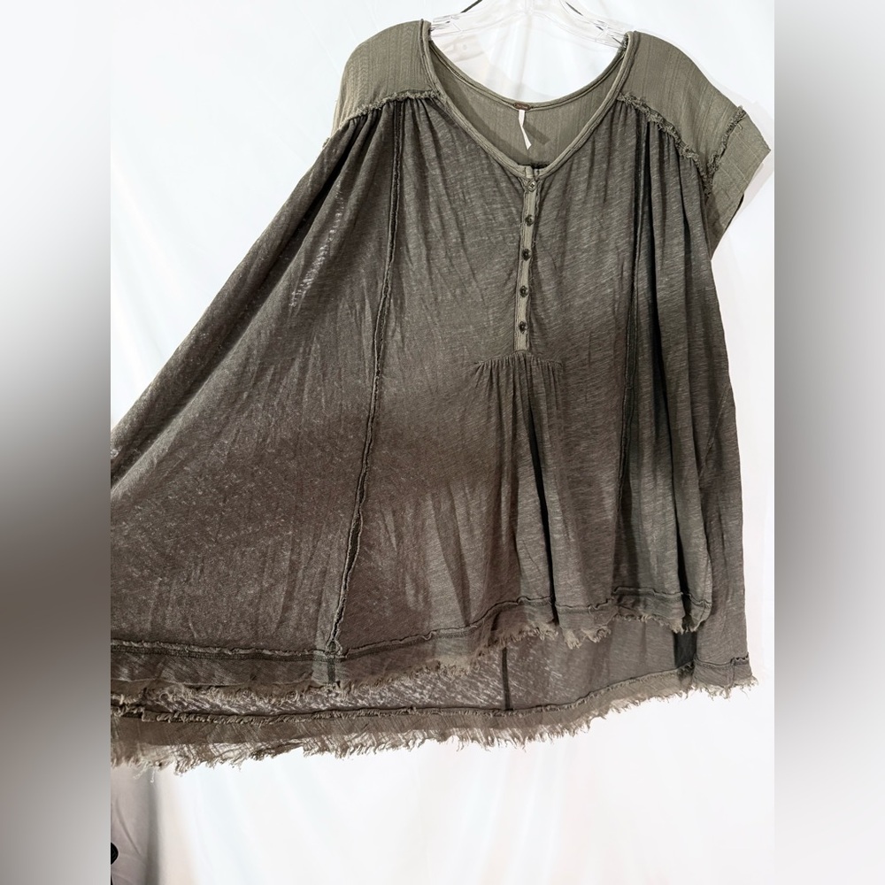 Free People Aster Henley Oversized 1/2 Button Up Jersey T-Shirt With Raw Edges - Picture 10 of 16